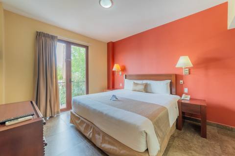 Junior Suite (1 cama King + sala con sofá cama y cocineta)